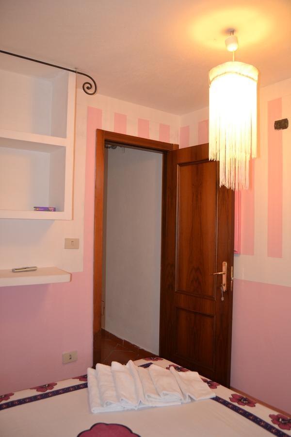 Miramare Struttura Sulla Spiaggia Platamona Exterior photo